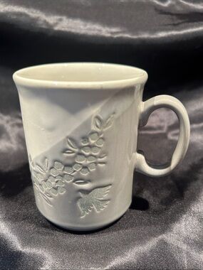 Classic Ceramic Mug with Floral and Bird Relief - Cream